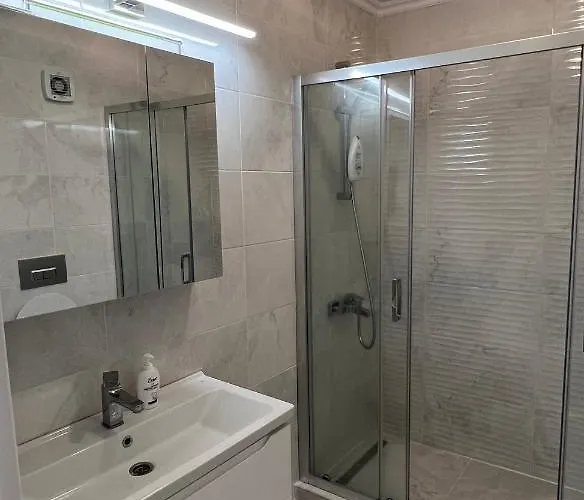 Kitty Sunset מאמאיה