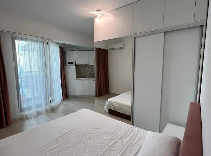 Kitty Sunset מאמאיה