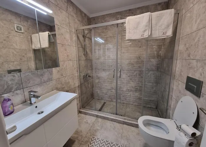 Kitty Sunset מאמאיה